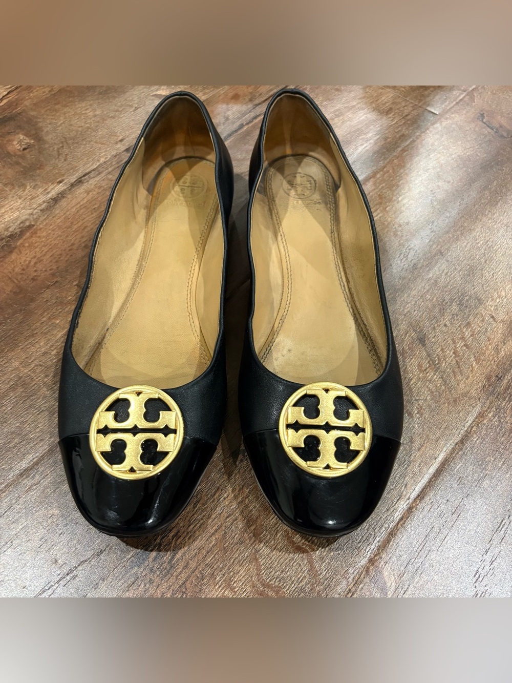 Tory Burch Reva Black Leather Ballet Flats Gold Logo Medallion Size 10.5M